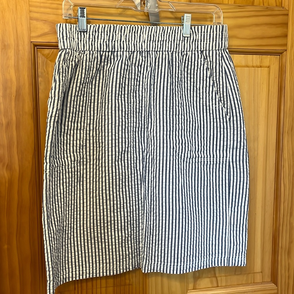 SW New York seersucker skirt with pockets size M